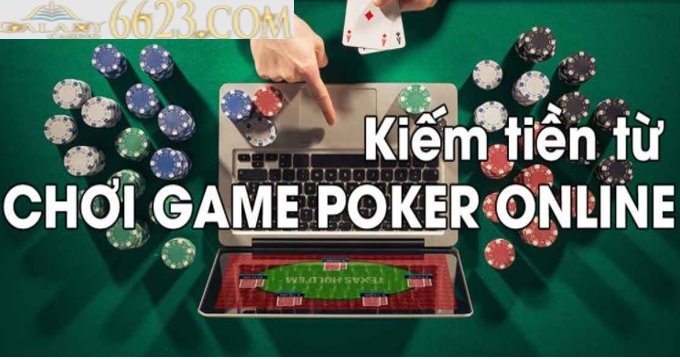 Nên chơi poker live hay poker online? Cái nào dễ kiếm tiền hơn?